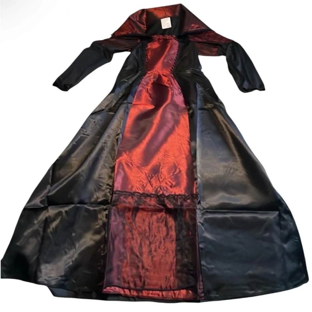 NWT Girls Vampire Halloween Costume – XL (10-12Y)